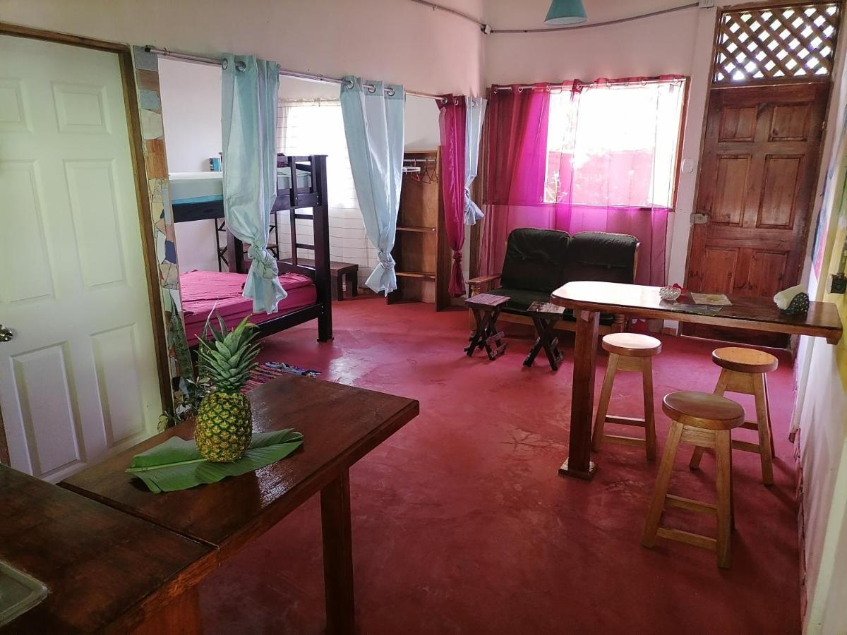 דירות Puerto Viejo de Talamanca Casa Arlecchino מראה חיצוני תמונה